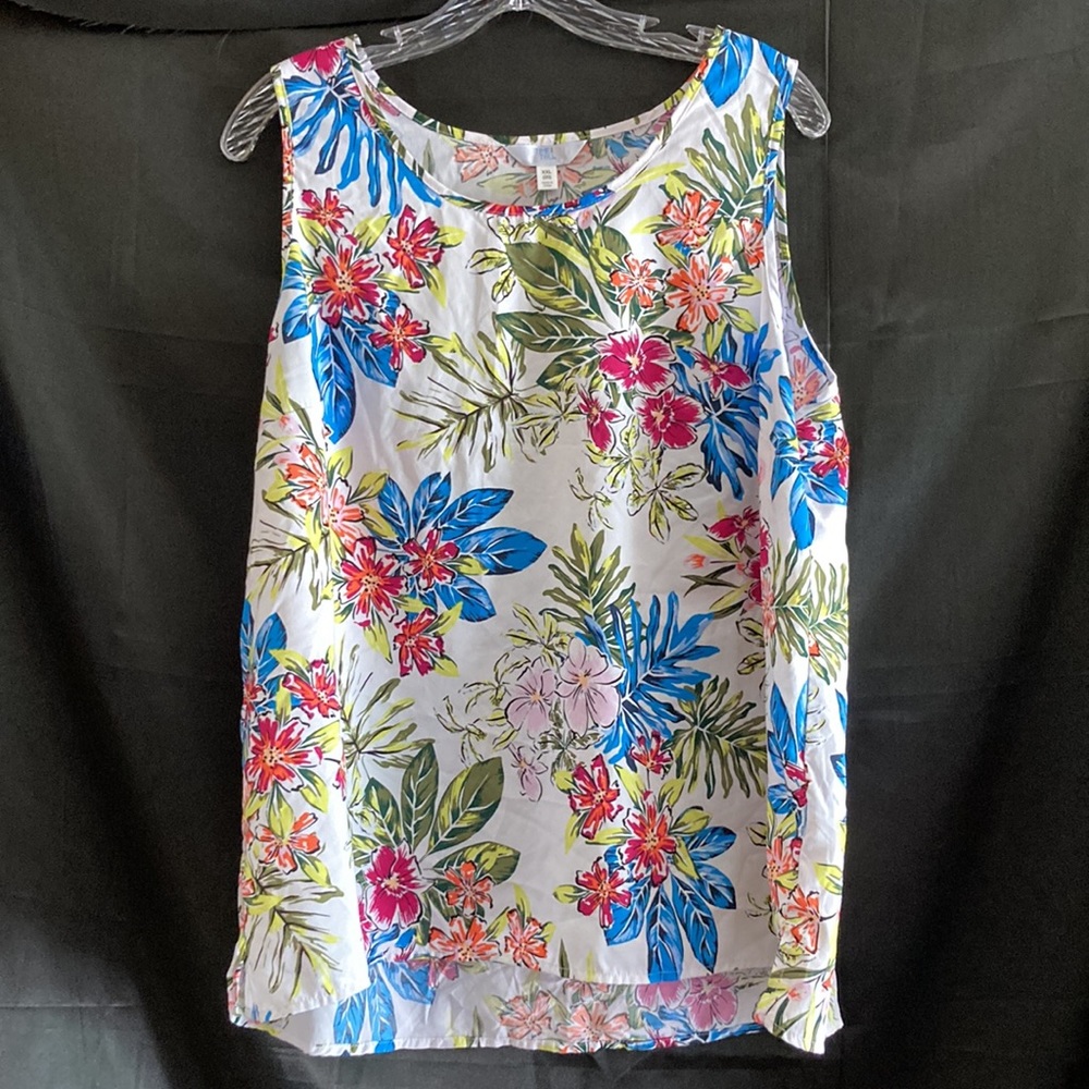White Floral Top, size XXL(20) Sleeveless Top with Floral Design by Time and Tru
